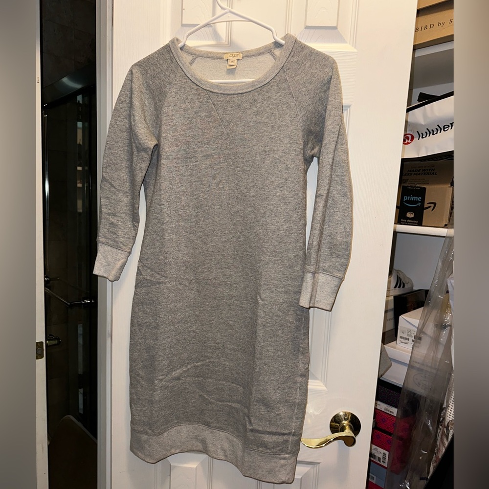 Tight fit sweatshirt dress!